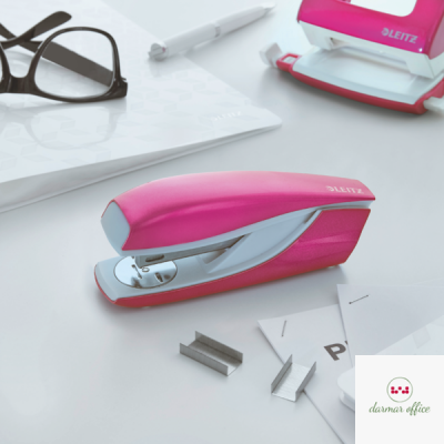 Zszywacz 55021 LEITZ WOW różowy 24-26/6 30k średni metalowy 55021023