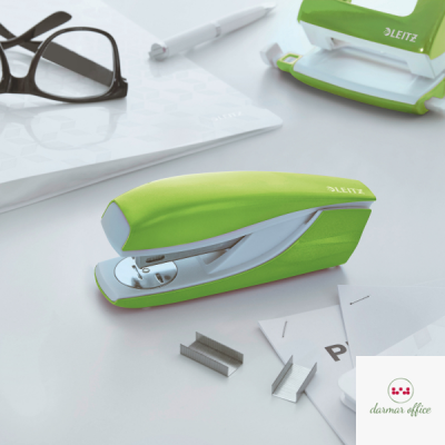 Zszywacz średni metalowy Leitz, zielony, 10 lat gwarancji, 30 kartek 55021054