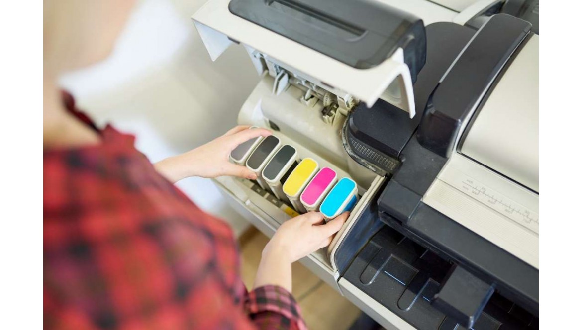 Jak odpowiednio przechowywać tusze i tonery do drukarek?